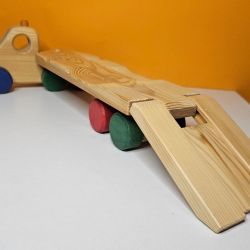 Houten dieplader naturel met gekleurde wielen, Rimex toys 118610